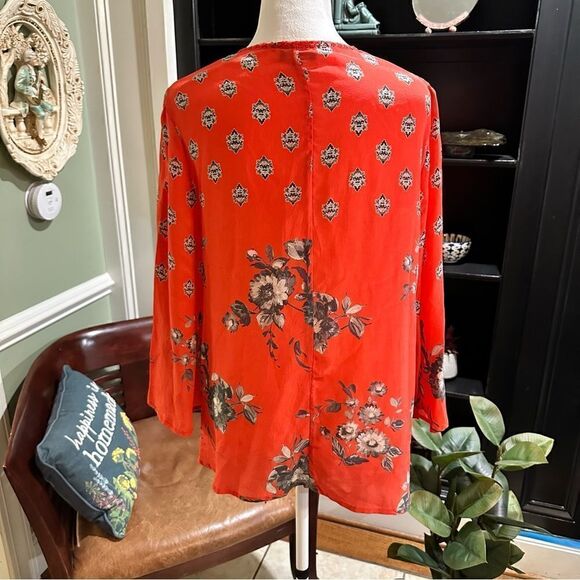 Tolani Red Floral Silk Blouse Size Small - Picture 10 of 13